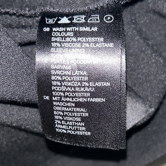 H&M Divided Black Blazer Size 2 - Picture 4 of 4